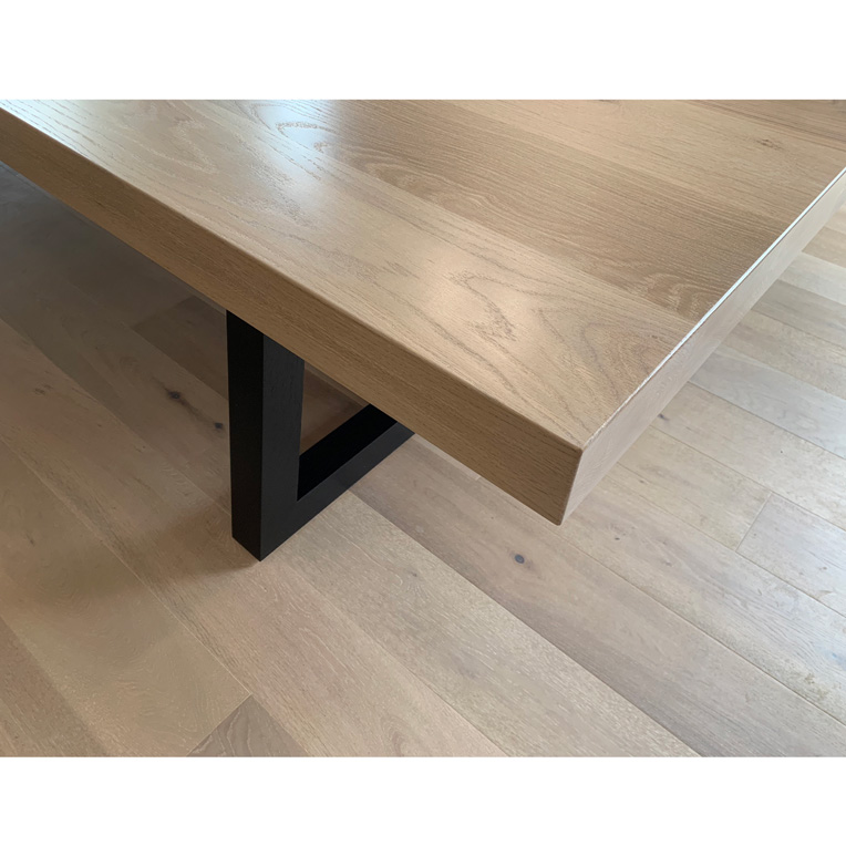 Oak grain on dining table top